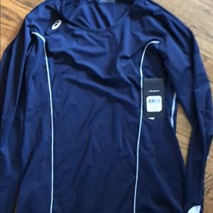 Brand new ASICS woman’s long sleeve t shirt s/xl